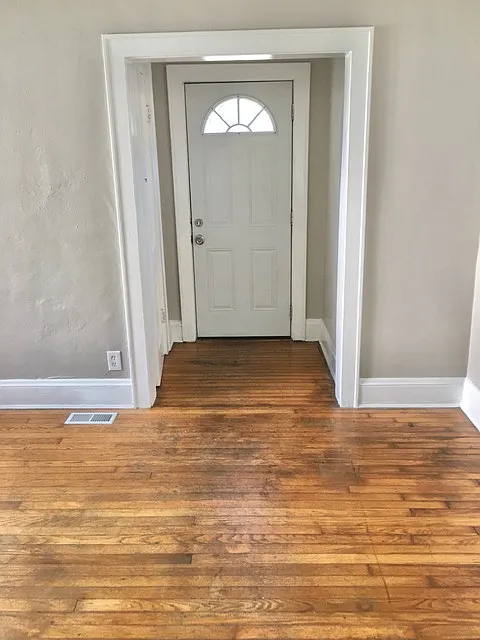 3 bed, 1074 sqft, $2,100 — Photo 3