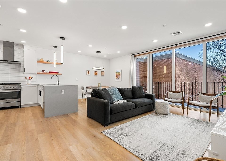 1st image of 3171 Washington St #204