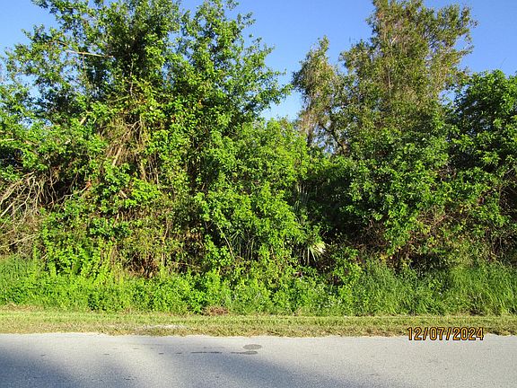 3rd image of 3488 NW 32nd Avenue