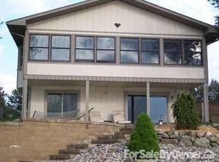 102 Southern Shores Dr, Brooklyn, MI 49230