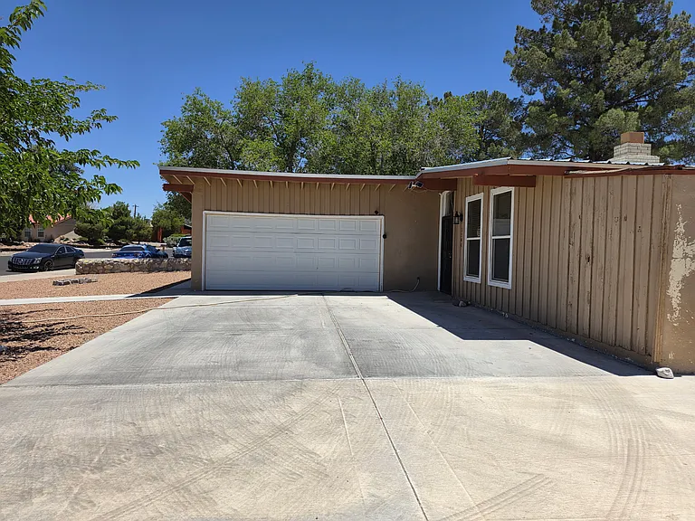 1540 Camino Del Rex — Photo 2
