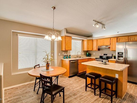 1066-5 Kitchen2