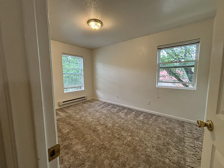 425 E 6th Ave #4 — Photo 7