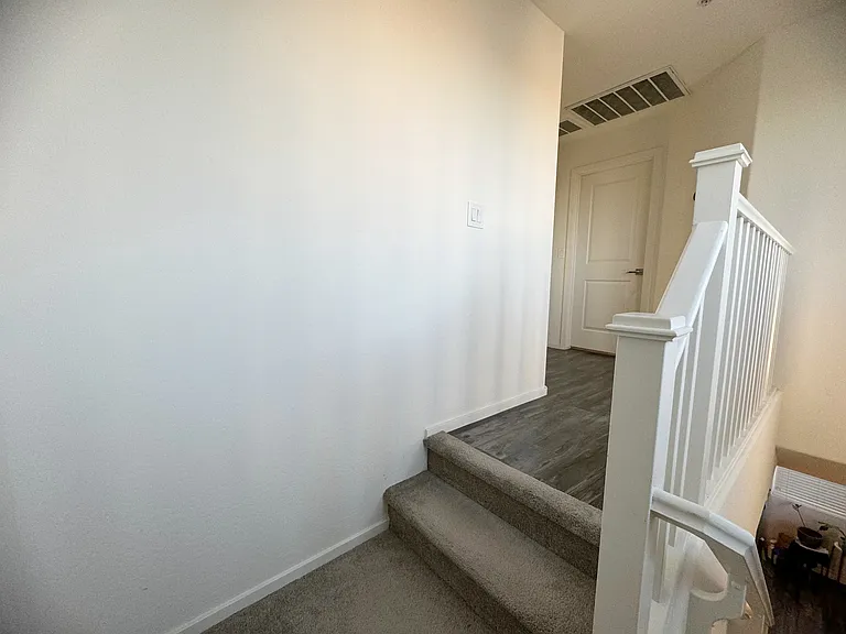 2337 E Huntington Dr — Photo 11