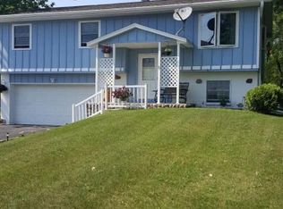 2160 Wallace Lake Rd, West Bend, WI 53090