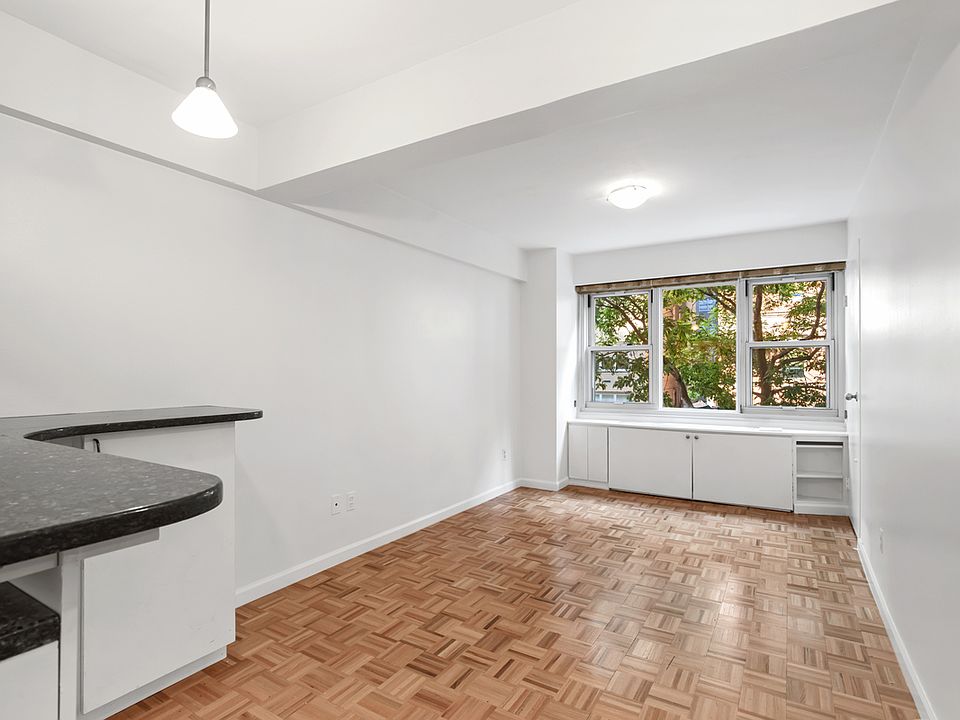 1st image of 210 E 63rd St #3