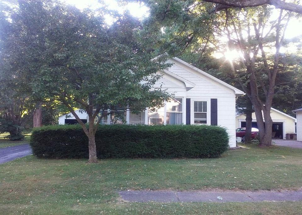 1st image of 2221 Brook Dr