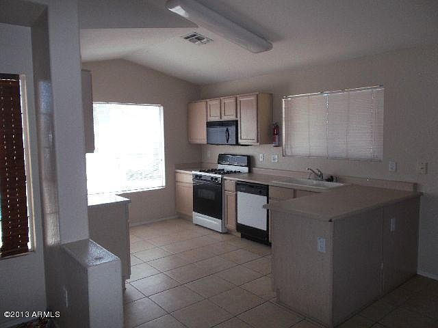 2nd image of 10442 W Pasadena Ave