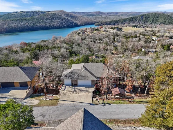 20 Quail Run Dr, Holiday Island, AR 72631
