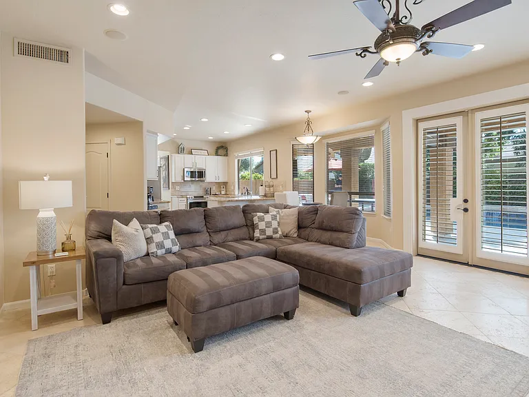 6419 E Betty Elyse Ln — Photo 16