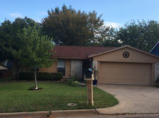 5805 Shady Hill Ln, Arlington, TX 76016
