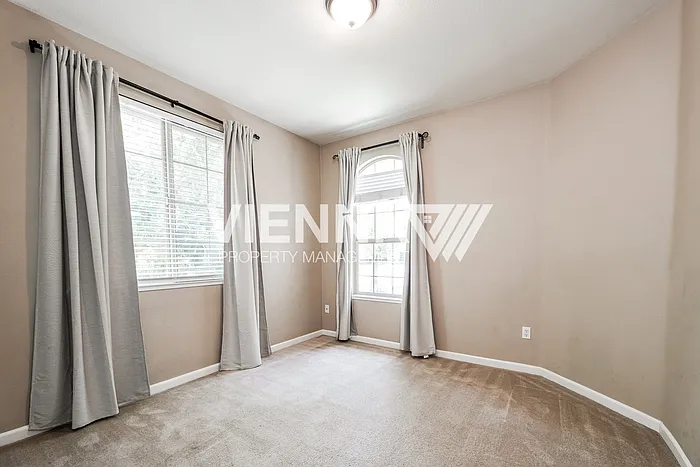 1014 Waterford Dr — Photo 16