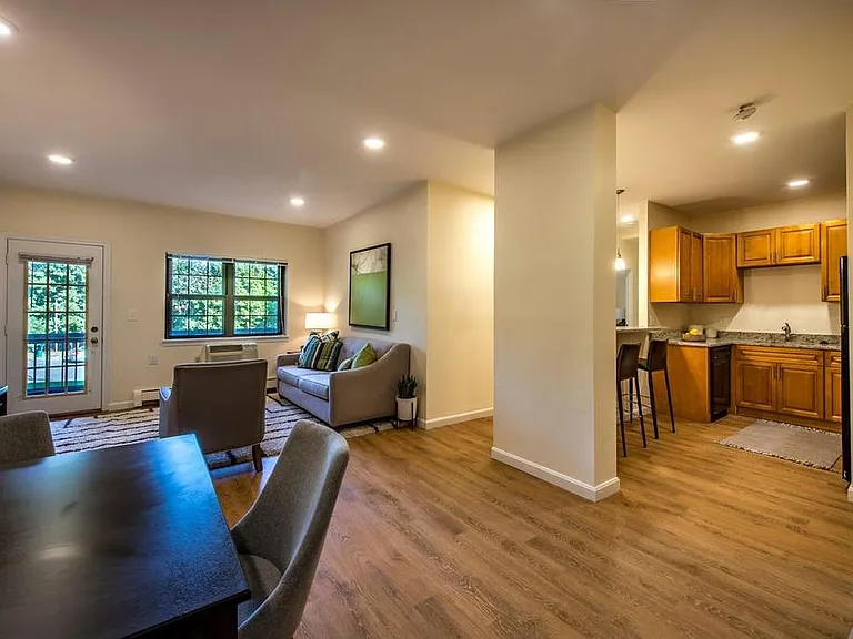 750 Highland Ave #307 — Photo 2