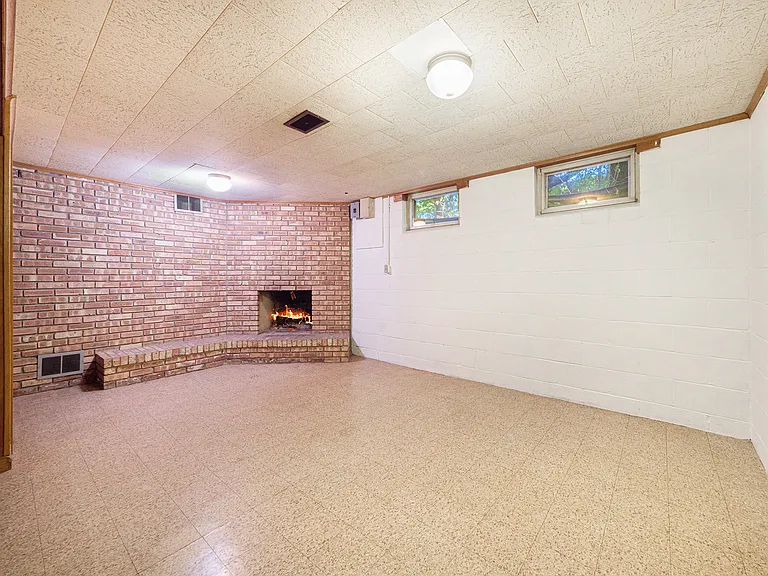 845 Mount Pleasant Ave — Photo 13