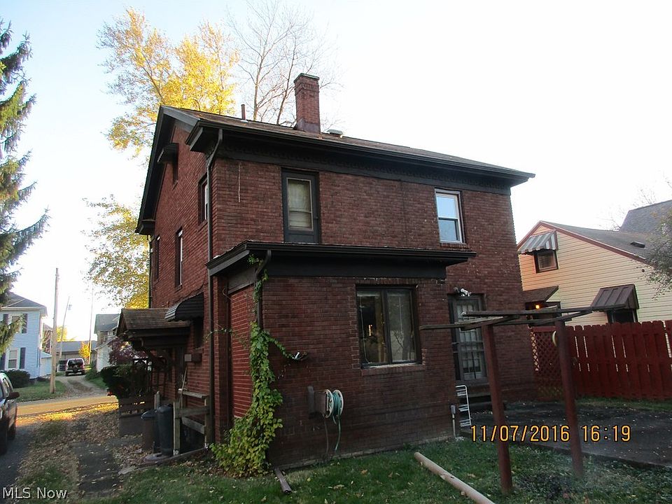 2nd image of 912 North Ave NE
