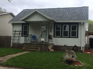 1227 11th St NW, Cedar Rapids, IA 52405