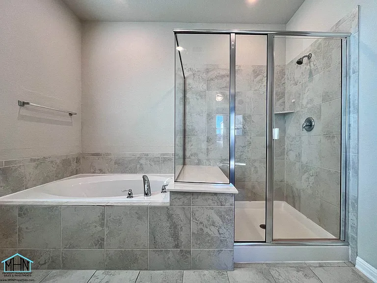 2307 Castello Way — Photo 27
