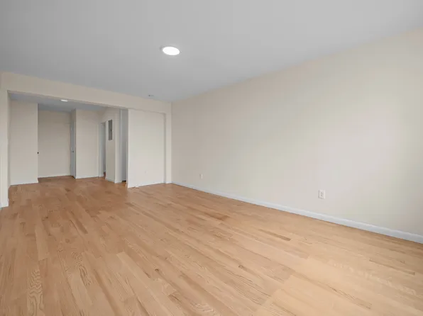 601 Kappock Street 6P image 2 of 14