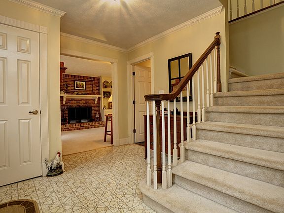 3rd image of 3474 Waddeston Way NE