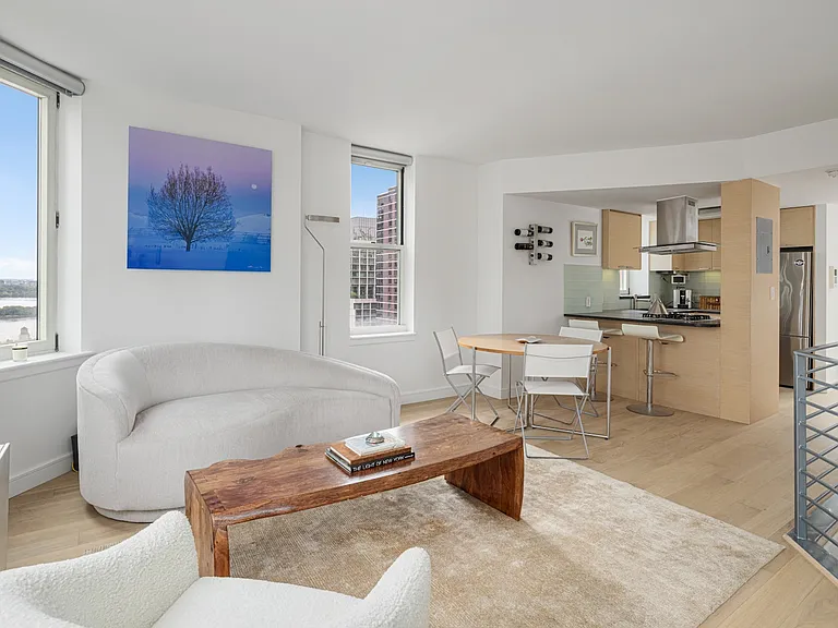206 E 95th St #PENTHOUSE — Photo 2