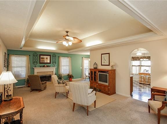 5th image of 318 Buckingham Blvd