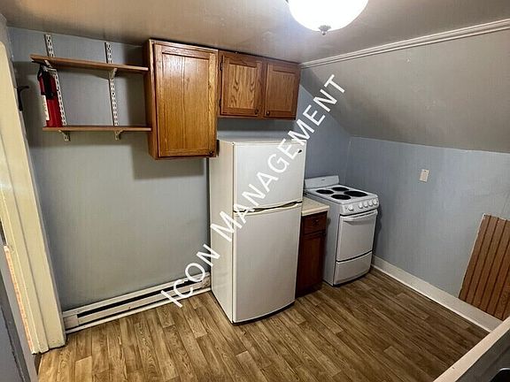 5th image of 132 Reed Ave #3