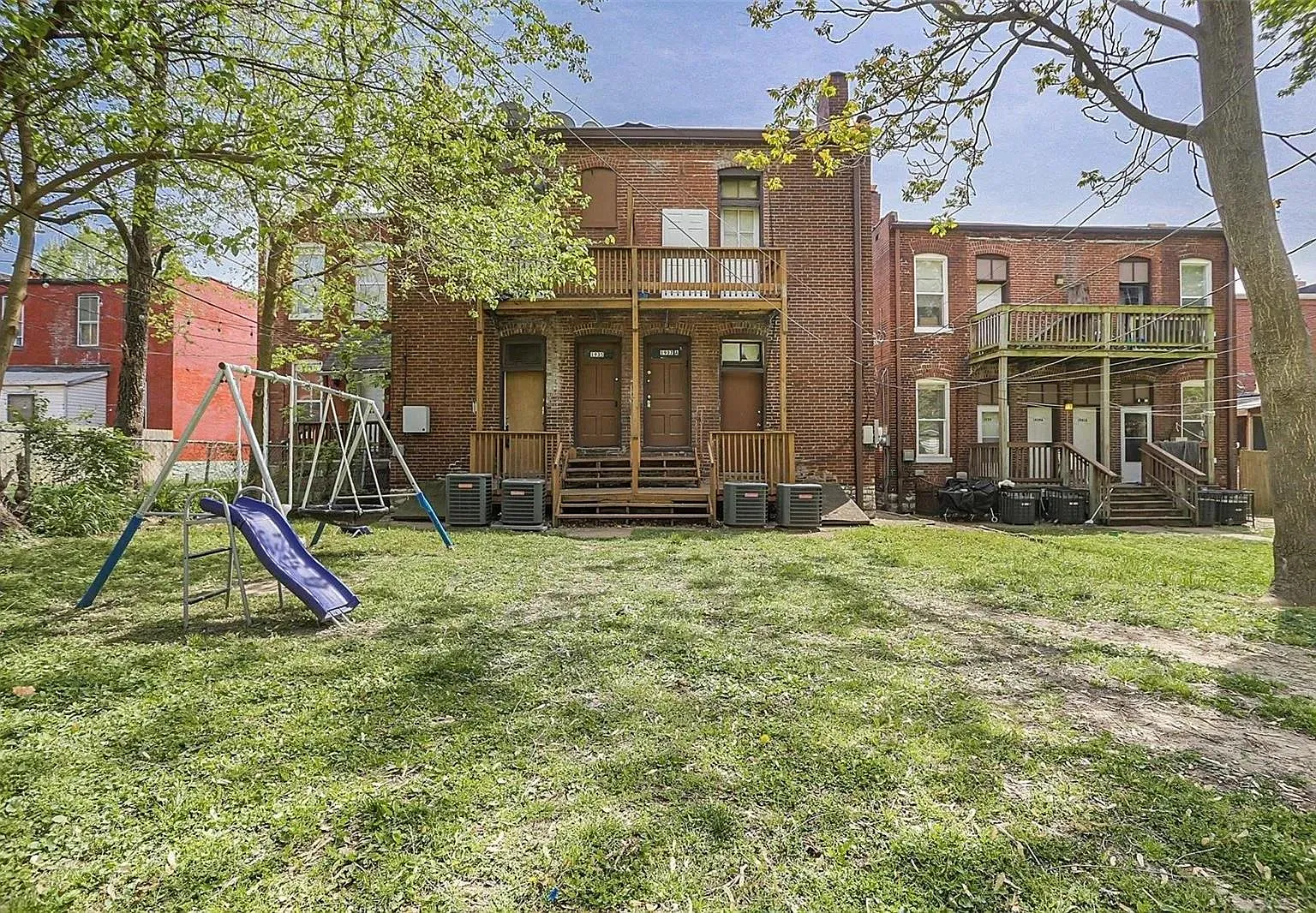 2 bed, 1100 sqft, $1,300 — Photo 2