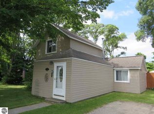 606 S Bridge St, Elk Rapids, MI 49629