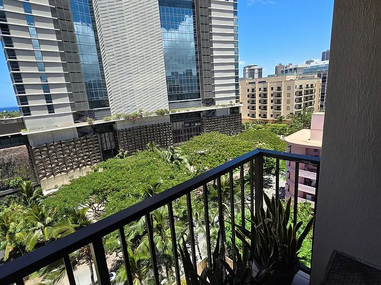 2140 Kuhio Ave #1007 — Photo 9