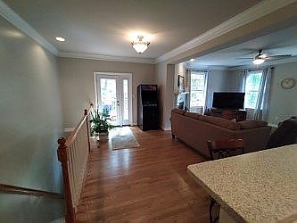 3rd image of 105 Exmoor Ct