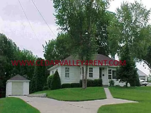 1570 E Ridgeway Ave, Waterloo, IA 50702