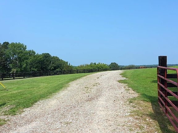 5th image of 2545 Dry Creek Rd