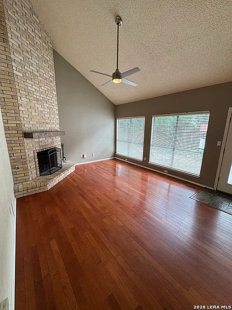 3 bed, 2.5 bath, 1481 sqft, $1,900 — Photo 2