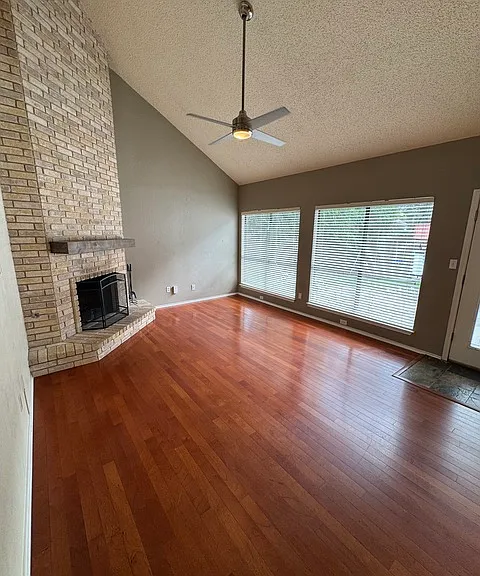 13815 Stone Hollow Dr — Photo 2