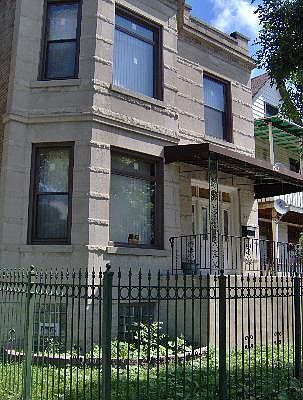 1st image of 3524 W Wrightwood Ave
