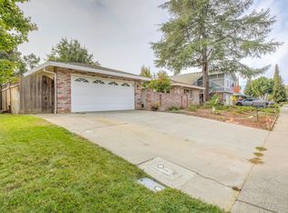 9780 Mira Del Rio Dr, Sacramento, CA 95827