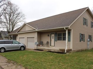 120 & 122 N Elm St, Thorntown, IN 46071