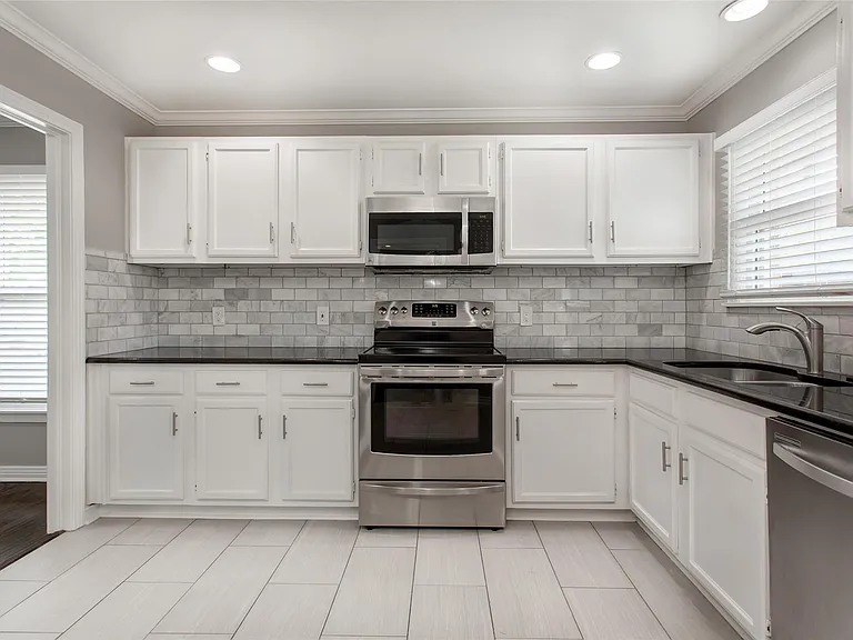570 Bondstone Dr — Photo 9