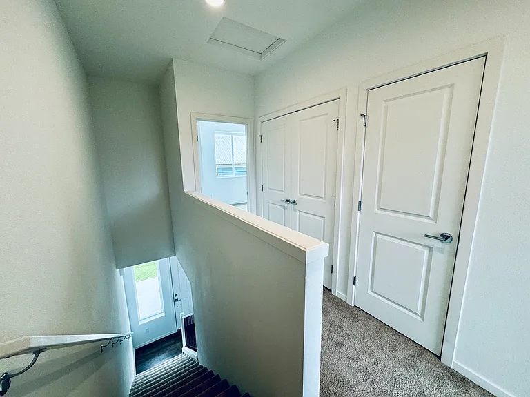 226 N Madison St — Photo 8