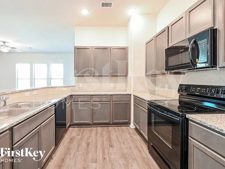 14785 Country Club Dr — Photo 7