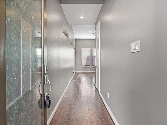 4th image of 4705 Thornton Grv