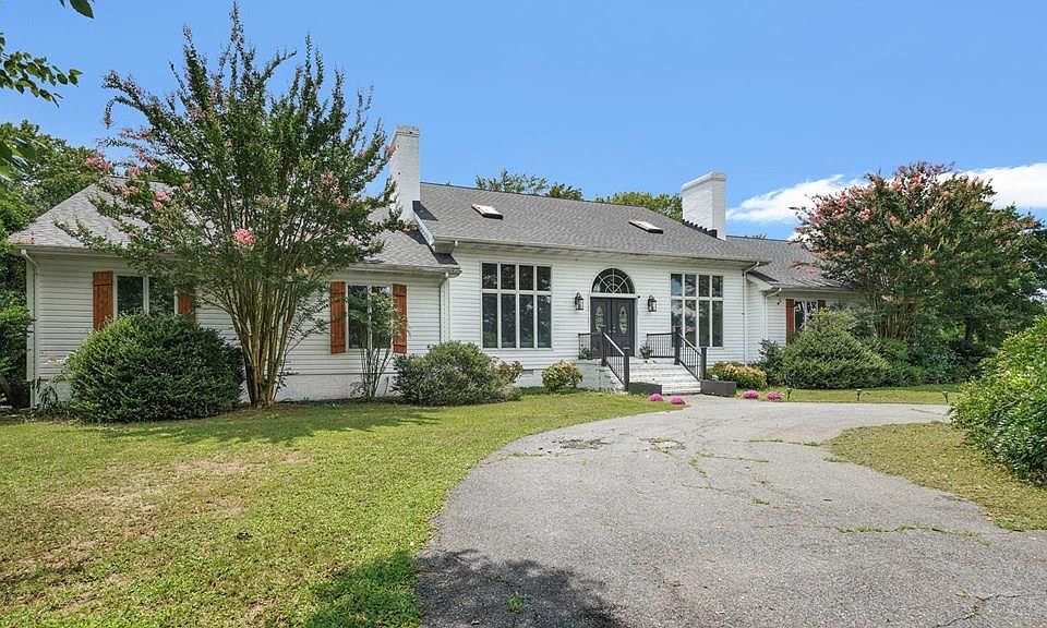 1st image of 27144 Gladding Rd