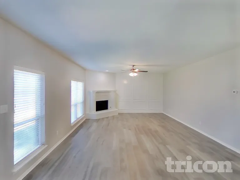 8401 Manchester Dr — Photo 2