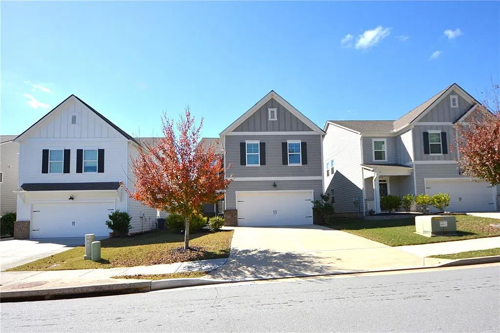 4 bed, 2.5 bath, 2192 sqft, $2,200 — Photo 1