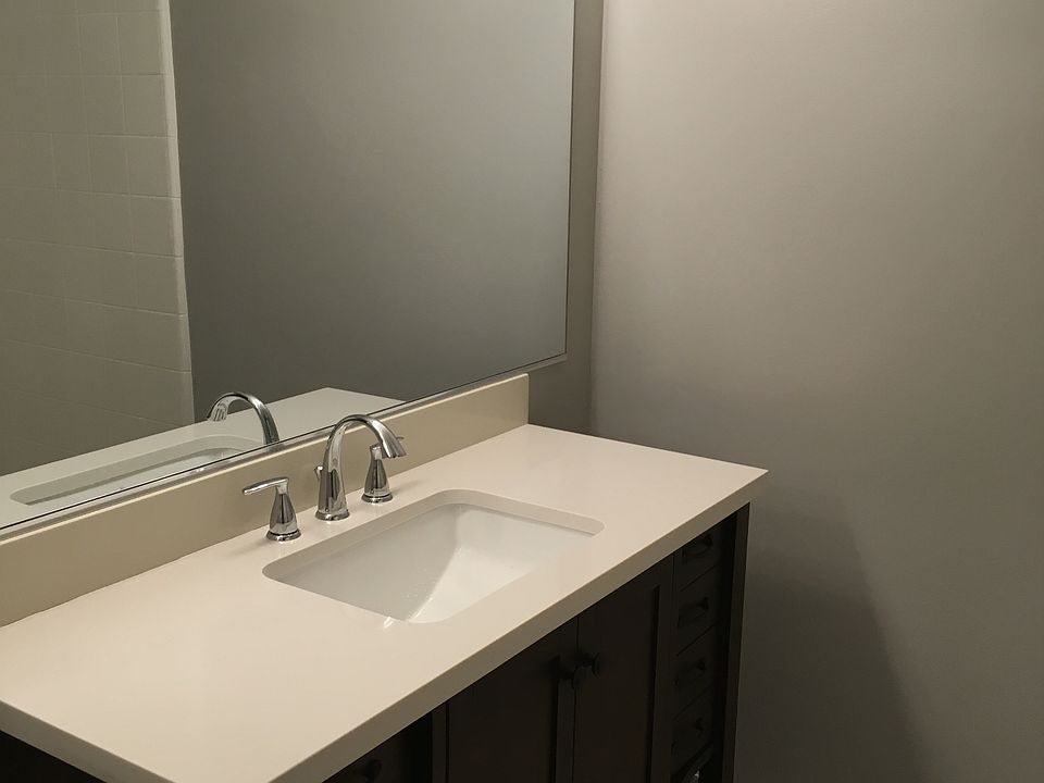 Master ensuite bathroom