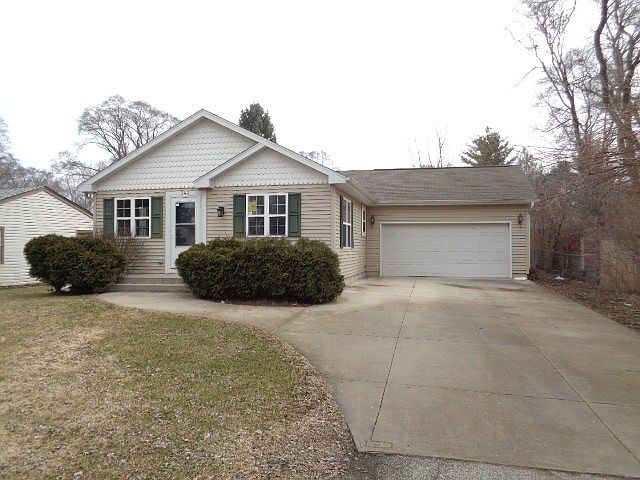 1st image of 343 Bridgewood Dr