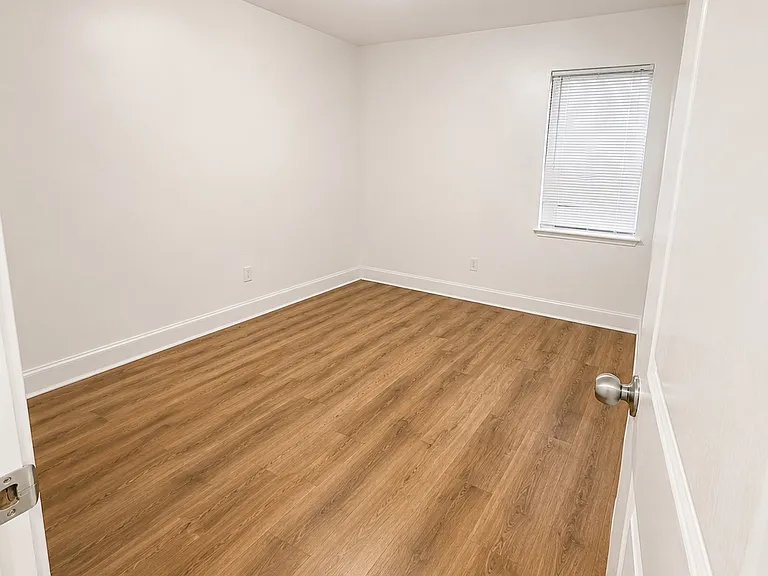 1115 Polk Ave #A — Photo 6