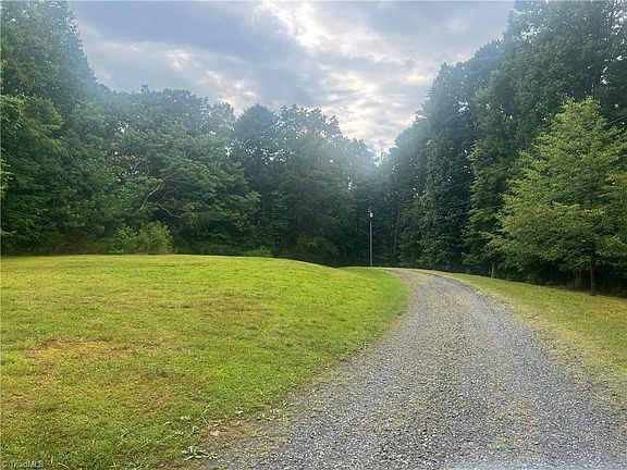 3rd image of 177 King Park Cir