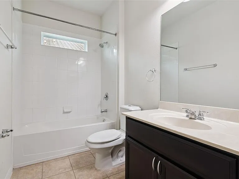 660 Fanning Dr — Photo 32