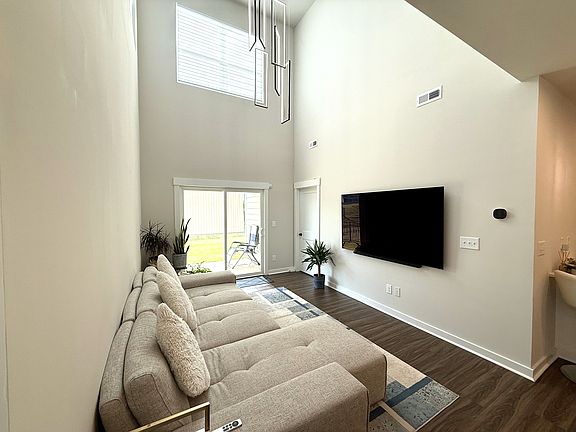 4th image of 9451 Munsing Dr